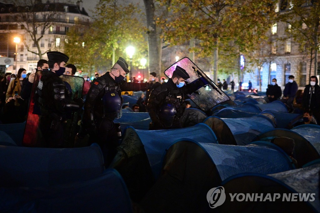 FRANCE-MIGRANTS-DEMO