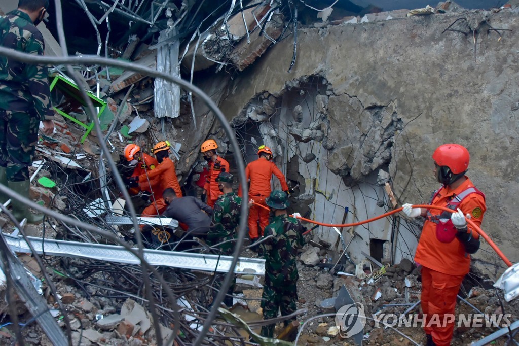 INDONESIA-QUAKE