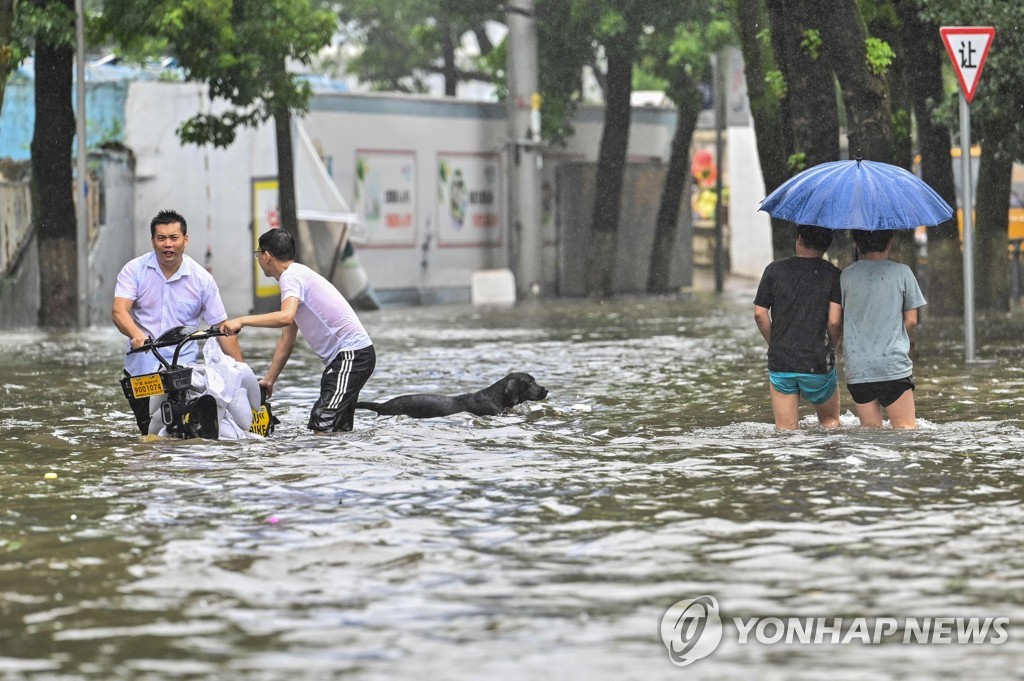 CHINA-WEATHER-TYPHOON-IN-FA