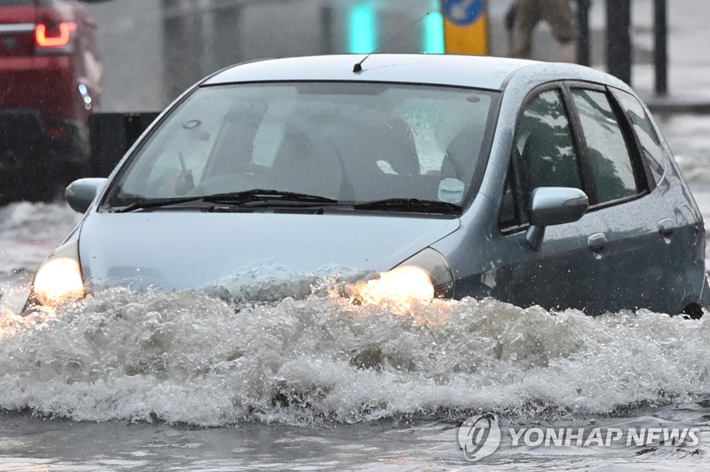 BRITAIN-WEATHER-FLOODING