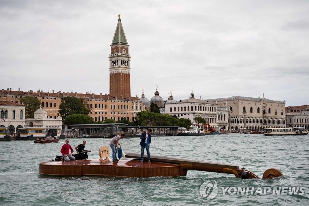 ITALY-CULTURE-SCULPTURE-MUSIC-VENICE