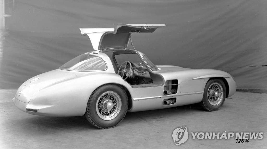 AUTOMOBILE-AUCTION-SOTHEBY'S-MERCEDES