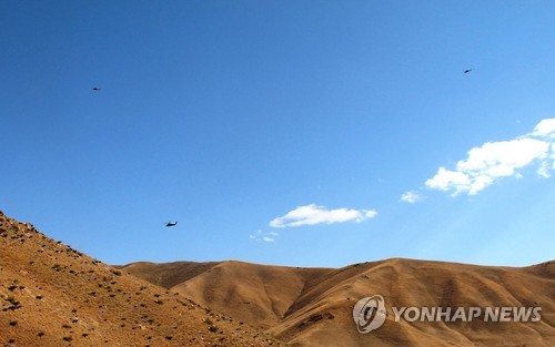 터키 남동부 하카리 상공의 터키군 헬기