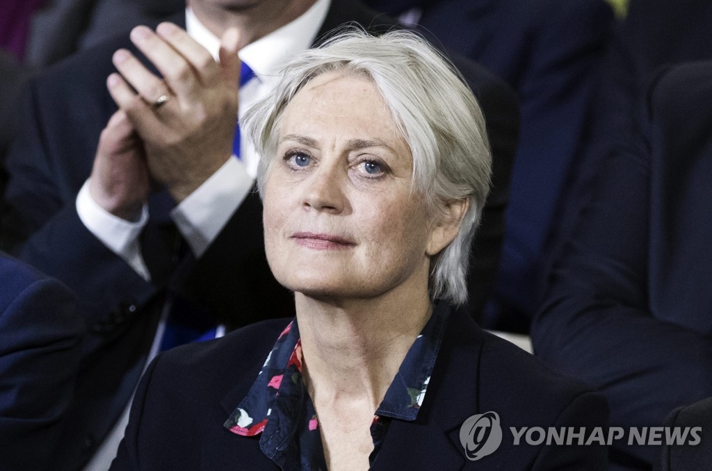 佛공화당 대선후보 피용의 아내 페넬로프
