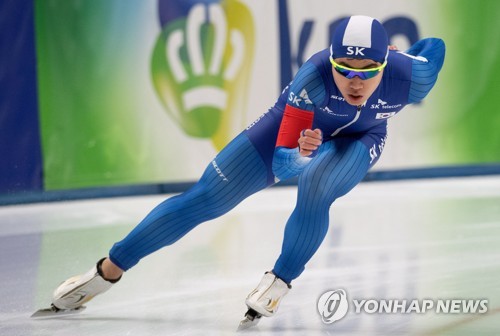 질주하는 스피드스케이팅 김민석(성남시청)