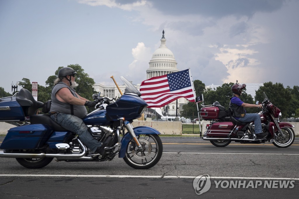 USA ROLLING THUNDER
