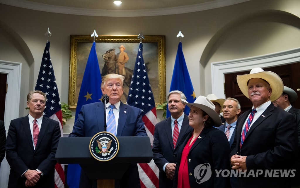 미·EU 쇠고기 합의 서명식에서 연설하는 트럼프 미국 대통령