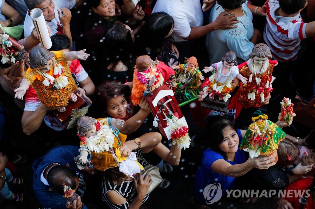 PHILIPPINES TRADITIONS SANTO NINO FESTIVAL