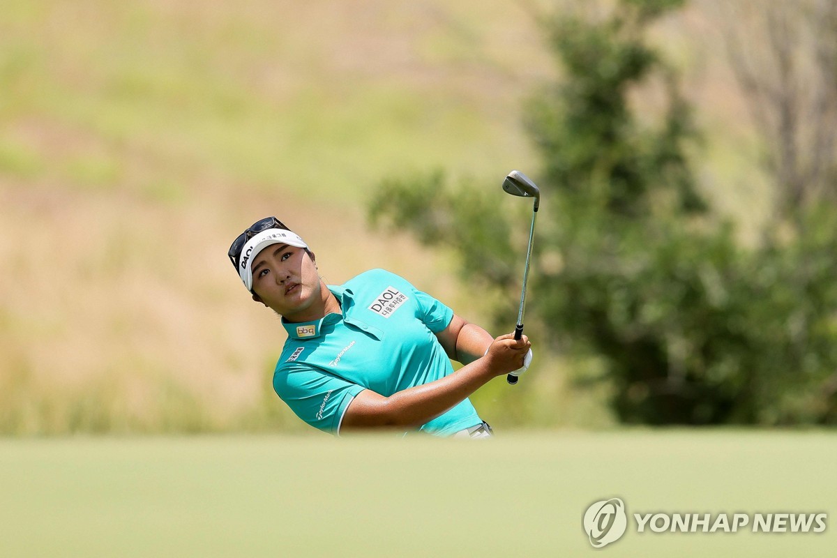 Ryu Hae-ran of South Korea hits a chip shot on the first hole during the second round of the KPMG Women's PGA Championship at Fields Ranch East at PGA Frisco in Frisco, Texas, on June 20, 2025, in this Getty Images photo. (Yonhap)