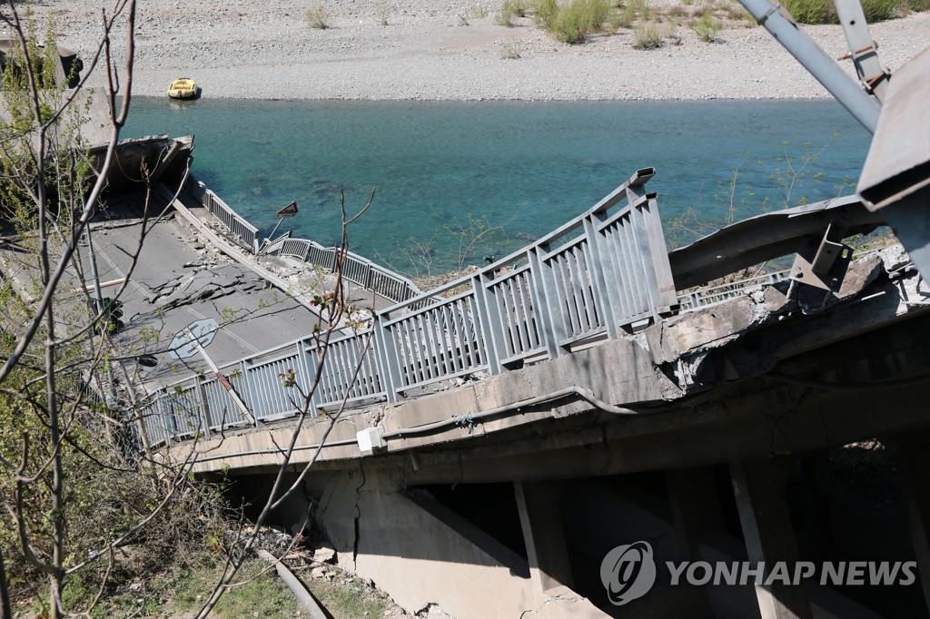 ITALY-TUSCANY-BRIDGE-COLLAPSE