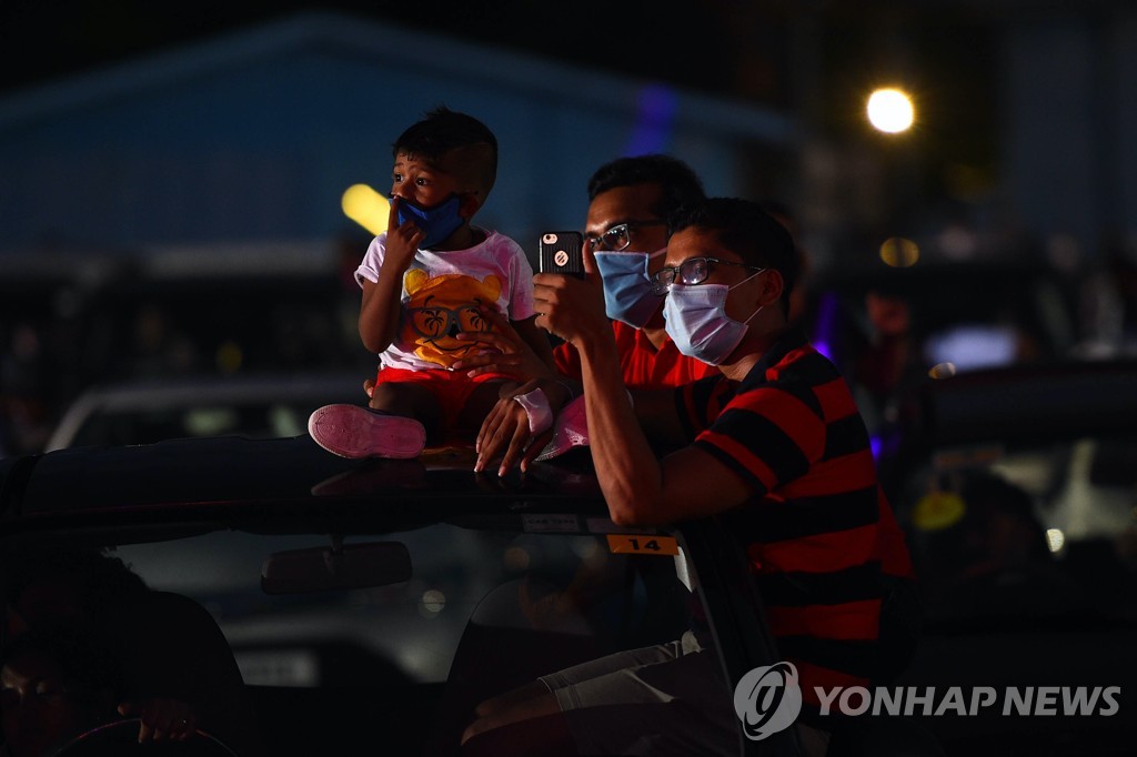 SRI LANKA-COLOMBO-DRIVE-IN OPEN-AIR-MUSICAL SHOW