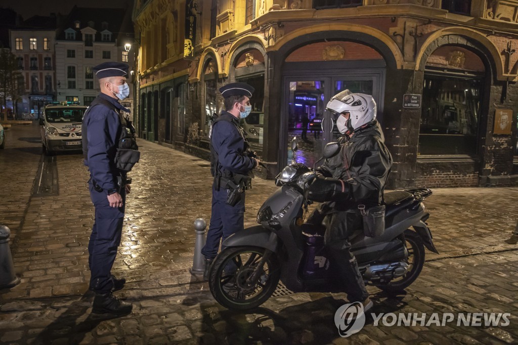 FRANCE-COVID-19-CURFEW