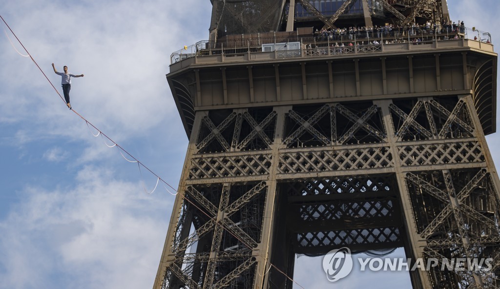 FRANCE-PARIS-EIFFEL TOWER-SLACKLINE-NATHAN PAULIN