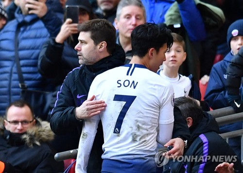 토트넘의 마우리시오 포체티노(왼쪽) 감독과 손흥민