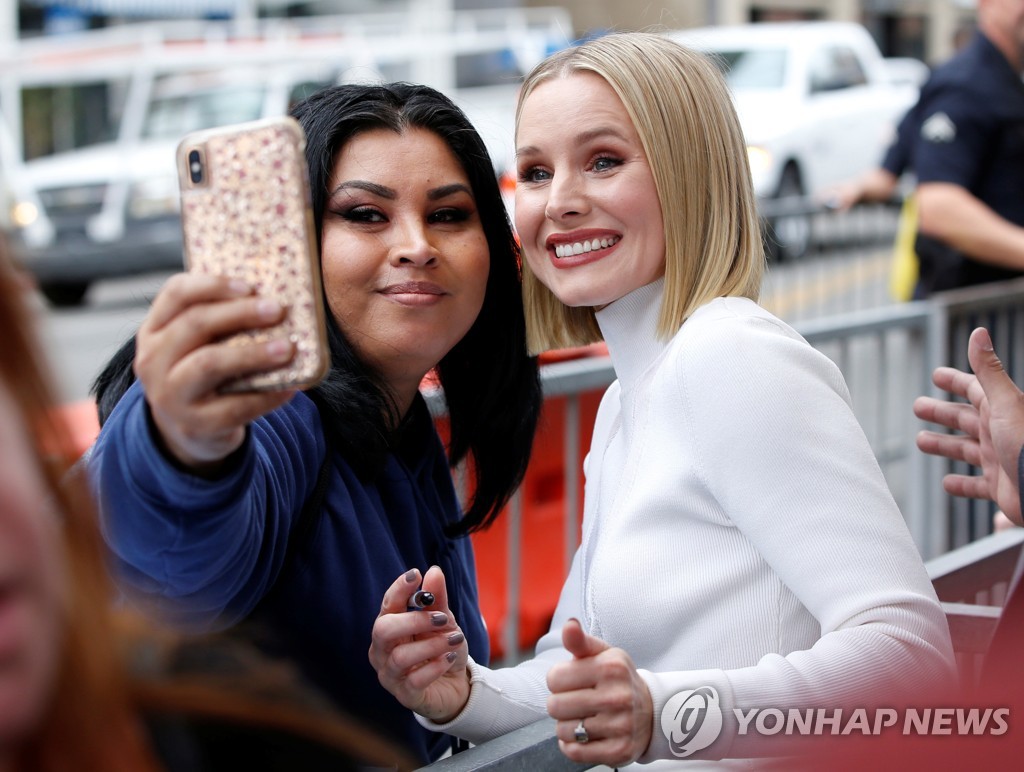 PEOPLE-KRISTEN BELL IDINA MENZEL/STAR