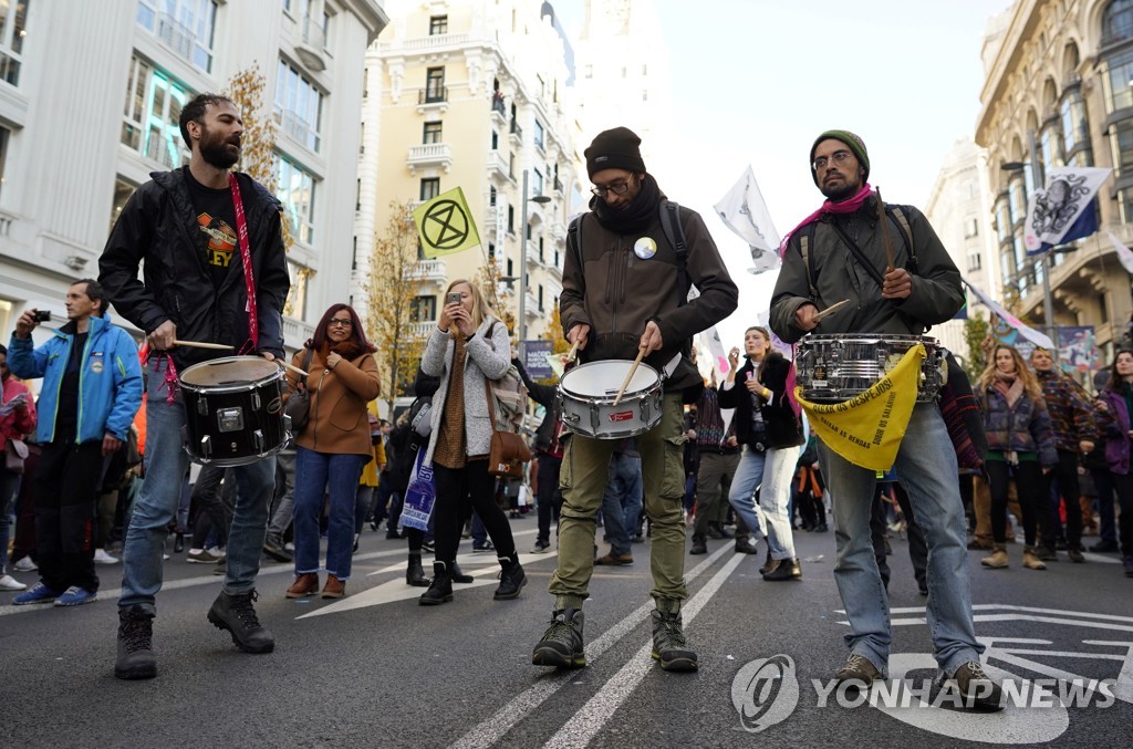 CLIMATE-CHANGE/ACCORD-PROTEST