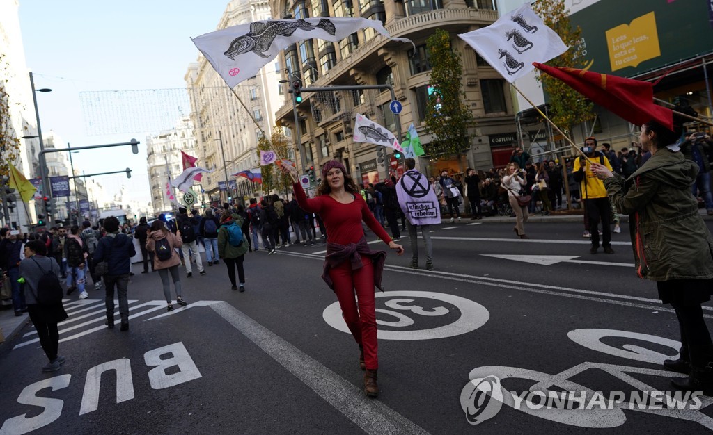 CLIMATE-CHANGE/ACCORD-PROTEST