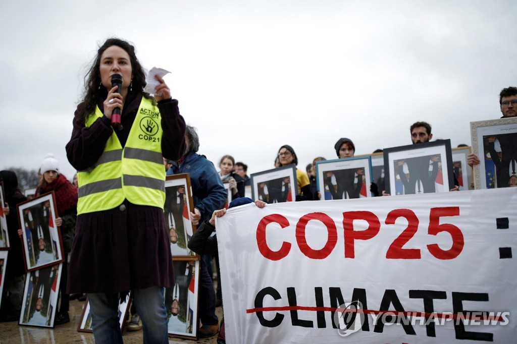 CLIMATE-CHANGE/DEMO-MACRON