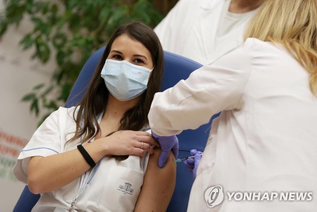 이탈리아, 의료진 상대 백신접종 개시