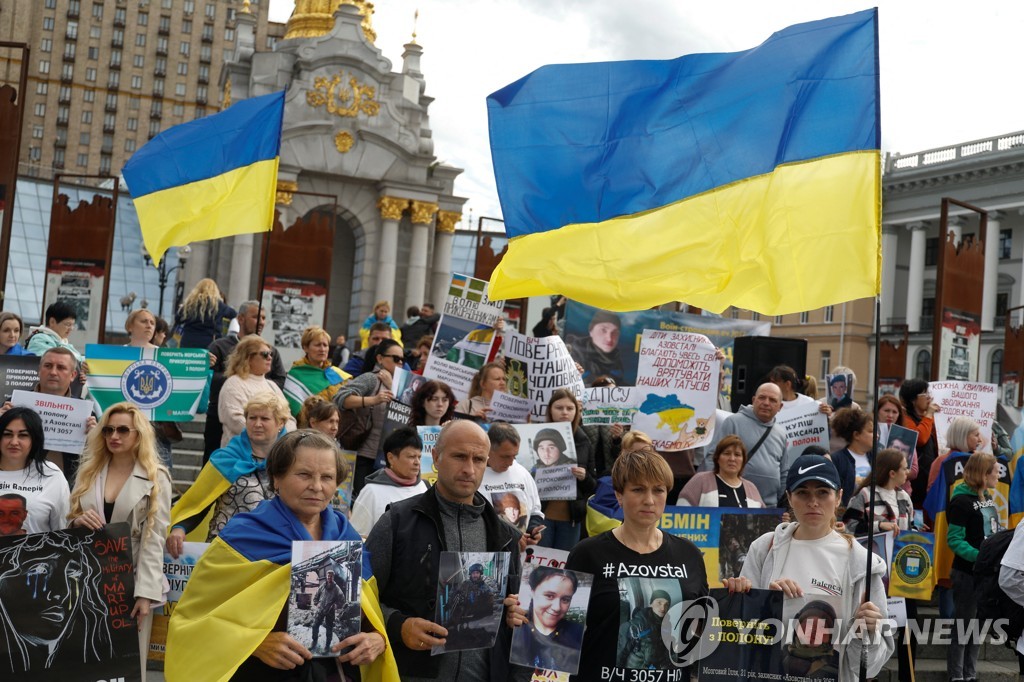 UKRAINE-CRISIS/PRISONERS-RELATIVES