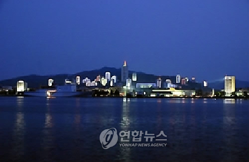 북한 원산시 야경