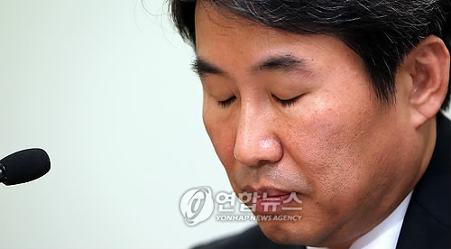 눈 감은 신재민 후보자