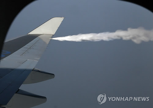 이 대통령 탄 전용기 기체이상으로 회항
