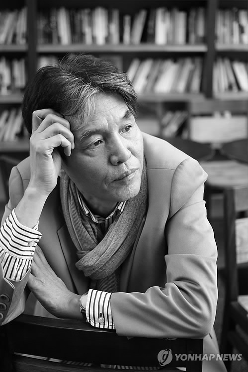 신작 '나의 손은 말굽으로 변하고'를 출간한 소설가 박범신
