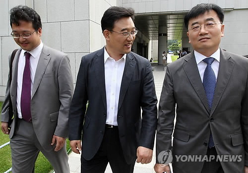 '광우병 보도' 무죄‥밝게 웃는 PD수첩 제작진