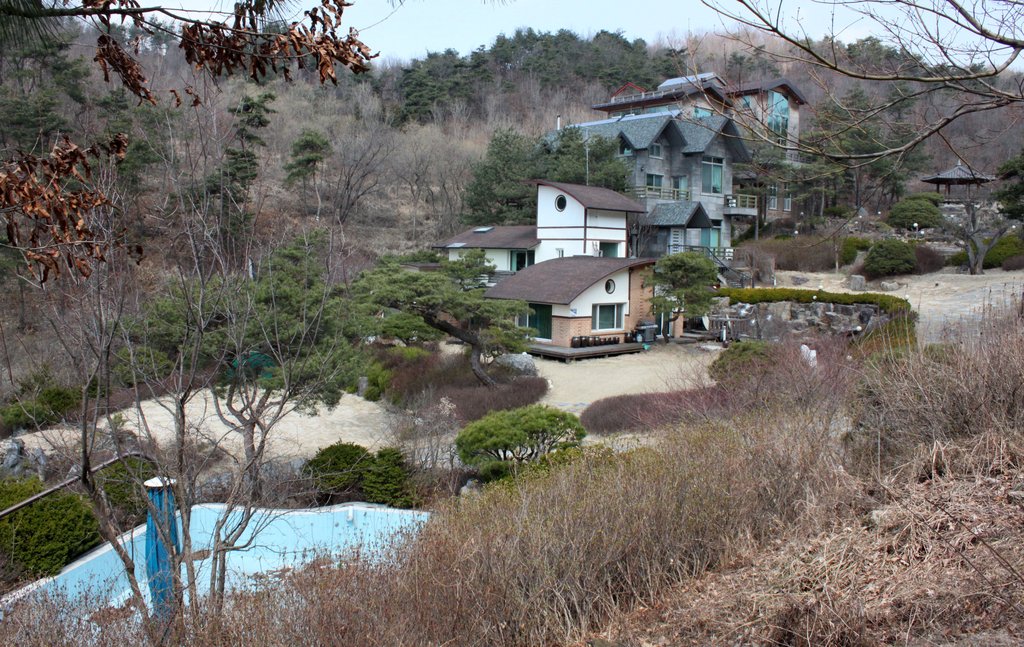 '성접대' 의혹 원주 별장의 모습