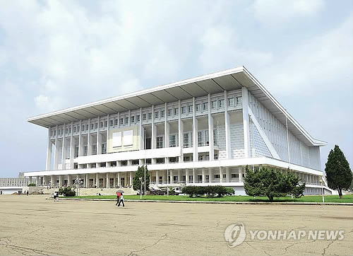 北 김정은, 리모델링 중인 평양체육관 시찰 - 2