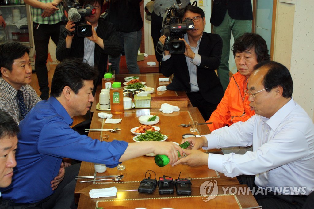 새정치 김영춘·무소속 오거돈 후보, 국밥집 회동