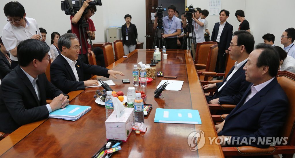 지난 달 29일 국회에서 열린 세월호 특별법TF회의 (연합뉴스 자료사진)