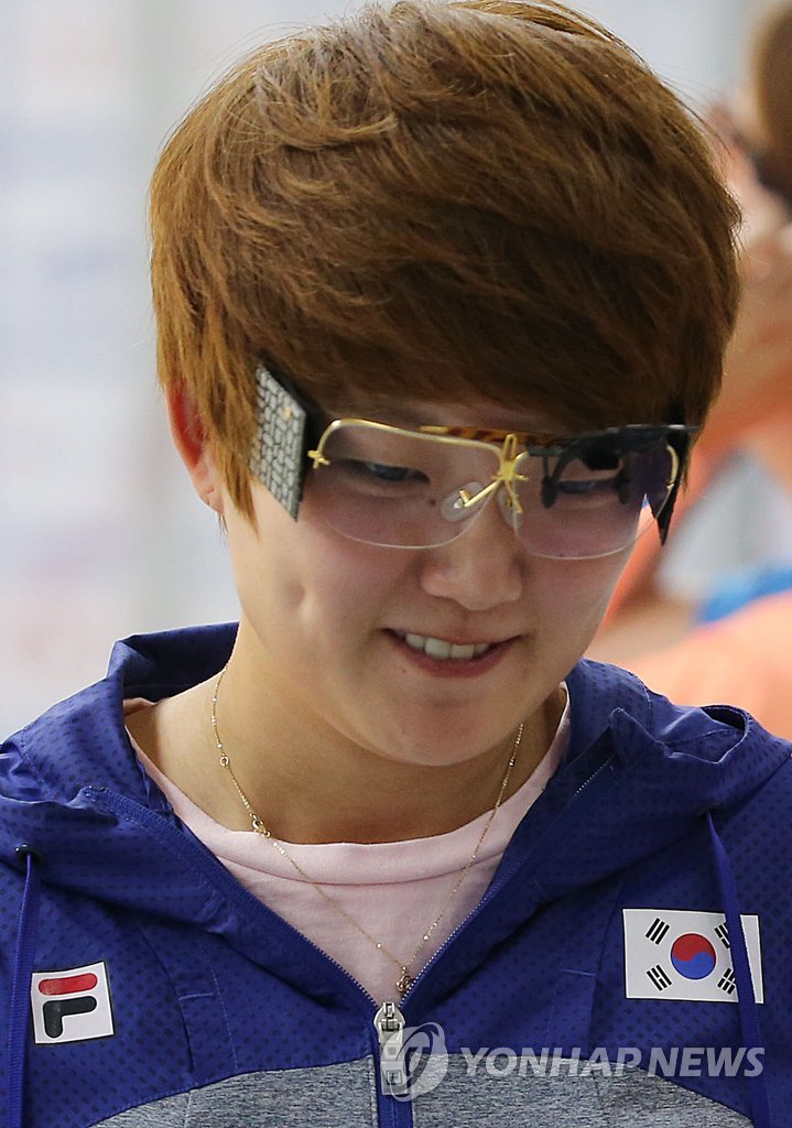 아쉬운 미소의 김장미