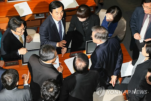 '이완구 인준안' 투표 결과논의하는 새정치민주연합