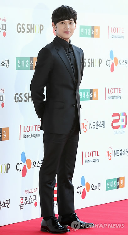 포즈 취하는 임시완