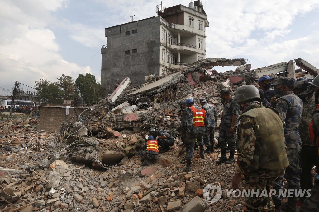 네팔 대지진 사망자 2천500명 넘어서