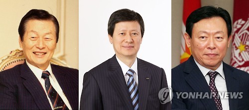 왼쪽부터 신격호 롯데그룹 총괄회장, 신동주 전 일본롯데 부회장, 신동빈 롯데그룹 회장.