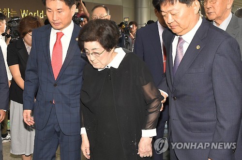 '방북길' 오르는 이희호 여사