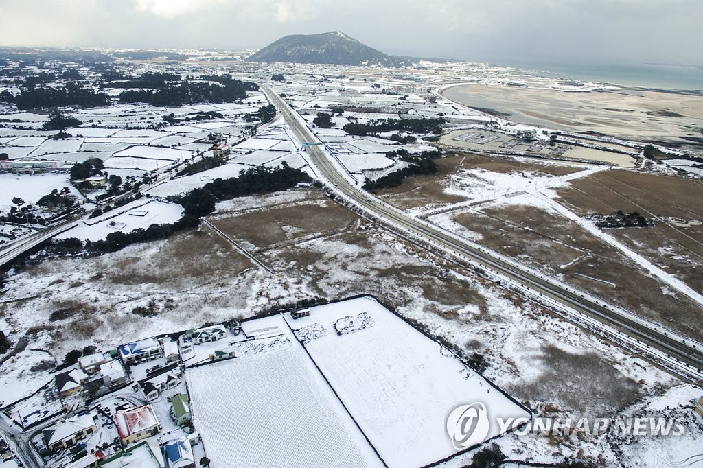 폭설 내린 제주 성산읍 << 드론프레스 제공 >>