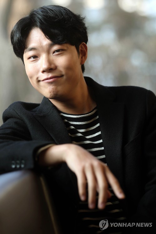 '응팔' 류준열 "박보검과 신경전 전혀 없었어요" - 1