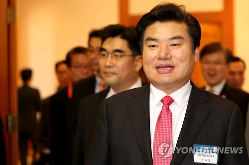 원유철 원내대표 청와대 회의 참석