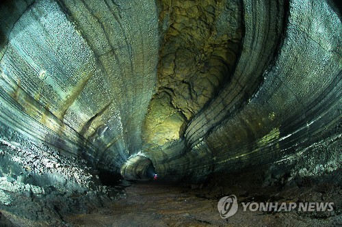 세계자연유산 만장굴의 위용
