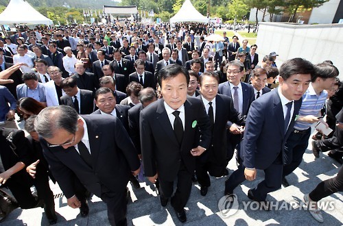 5·18묘역 참배하는 손학규
