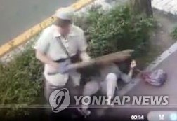 무차별 폭행에 70대 여성 '날벼락'