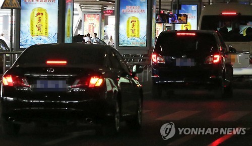 대표단 이끌고 중국 찾은 북한 리수용