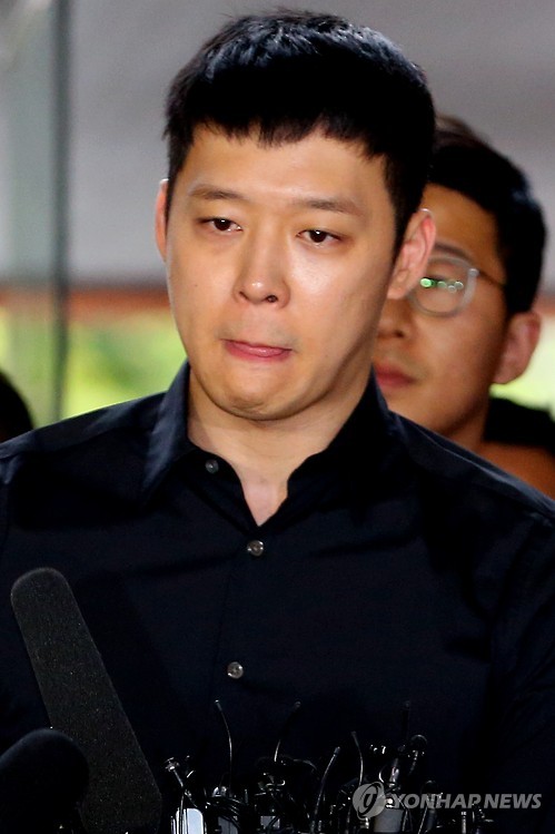 "박유천 성폭행" 무고여성 1심 징역 2년…법원 "朴, 치명상" - 1