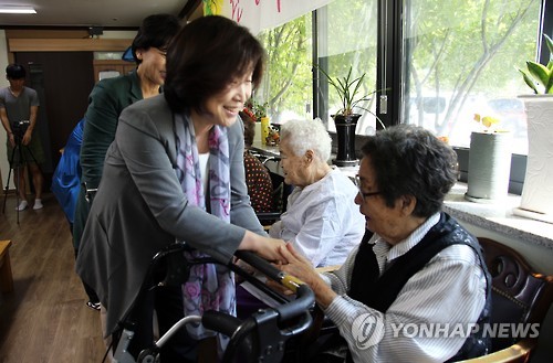 나눔의집 방문한 심상정