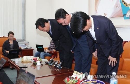 고개숙인 여야 원내수석부대표
