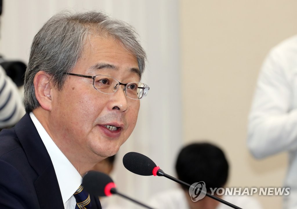 답변하는 임종룡 금융위원장